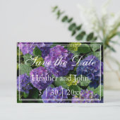 Paars blauwe periwinkle hortensia's besparen save the date (Staand voorkant)