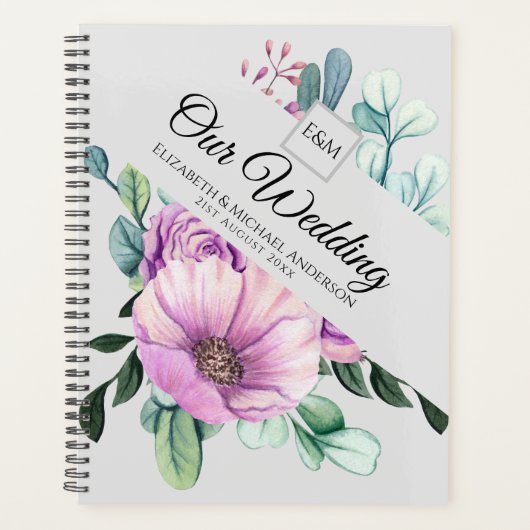 Paars Bloemig Monogram TROUWPLANNER Jonggehuwden Planner (Voorkant)