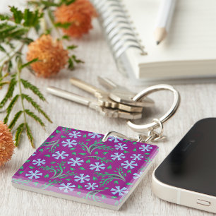Paars Bloemmotief met Blauwe Bloemen Sleutelhanger