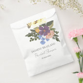 Paars bloemstuk en groen boeket Bruidsdouche  Bedankzakje (Gezegeld)