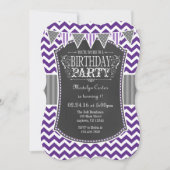 Paars Chalkboard Chevron Birthday Invite Kaart (Voorkant)