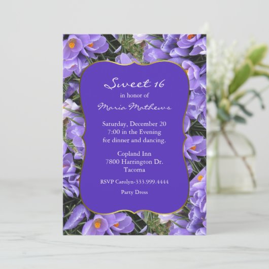 Paars Crocus Sweet 16 Birthday Uitnodiging (Staand voorkant)