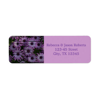 paars daisy bruiloft met schuurhout etiket
