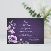 Paars decoratief patroon op de datum save the date (Staand voorkant)