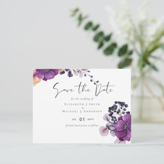 Paars Donker Bloemrijk Budget Bruiloft Data Vastle Briefkaart (Staand voorkant)