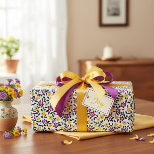 Paars en geel bloemmotief cadeaupapier