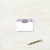 Paars en grijs Damask Patroonmonogram Post-it® Notes (Op bureau)