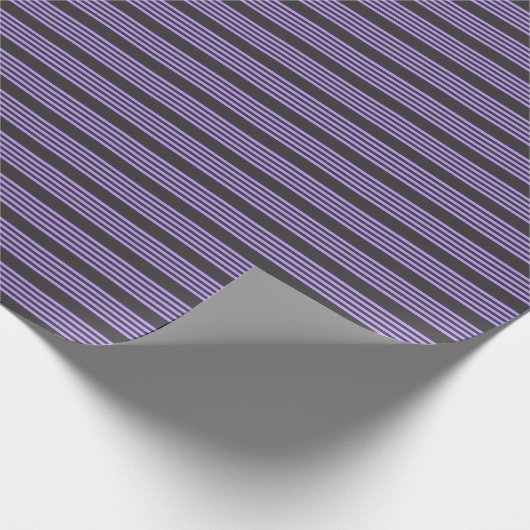 Paars en houtskool met vijf strippen cadeaupapier (Hoek)