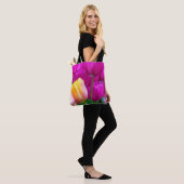 Paars en oranje tulpenCanvas tas (Op model)
