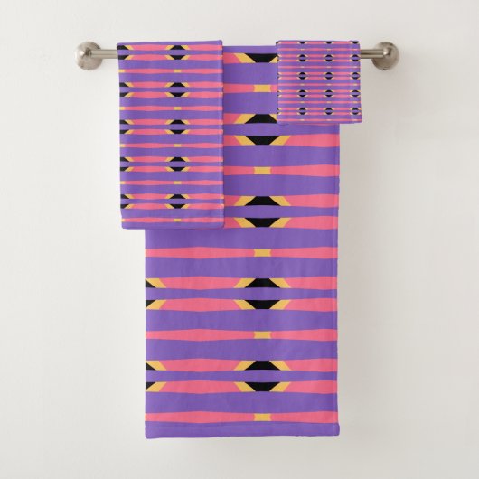 Paars en Roze Geometrisch Bad Handdoek (Insitu)