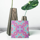 Paars en Turquoise etnisch Kaleidoscopisch patroon Tegeltje<br><div class="desc">Introductie van een prachtige keramische tegel versierd met een ingewikkeld en boeiend ontwerp. Dit meesterwerk toont een harmonieuze mix van abstracte vormen die naadloos met elkaar verweven zijn en een betoverend patroon voorstellen. Levendige tinten van paarse, beige en turquoise entwijn sierlijk, doordrenkt een gevoel van elegantie en allure. Verhoog je...</div>