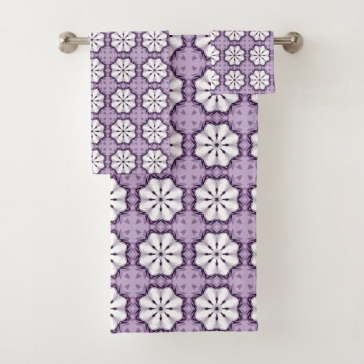 Paars en wit bloemmotief bad handdoek (Insitu)