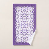 Paars en wit demaspatroon, gescallopeerde randen bad handdoek (Handdoek)