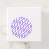 Paars en wit diamantpatroon bedankjes labels (In situ)