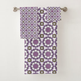 Paars en wit geometrisch mandala patroon Handdoek