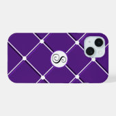 Paars en wit gestreept ontwerp fancy S initiaal iPhone 15 Case (Achterkant horizontaal)