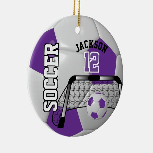 ⚽ Paars en Wit Personaliseer Voetbal Keramisch Ornament (Rechts)