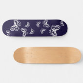 Paars en Witte Vlinders Patroon Persoonlijk Skateboard (Horizontaal)