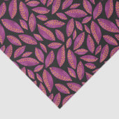 Paars en zwart bladeren in het herfst tissuepapier (Detail)