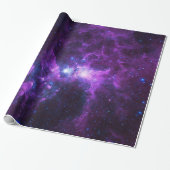 Paars galaxy wrapping papier (Uitgerold)