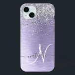 Paars geborsteld metaal Silver Glitter Monogram Na iPhone 15 Mini Hoesje<br><div class="desc">Pas dit trendy ontwerp van de telefoonbehuizing eenvoudig aan met  zilveren mousserende glitter op een paarse geborstelde metalen achtergrond.</div>