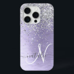 Paars geborsteld metaal Silver Glitter Monogram Na iPhone 15 Pro Case<br><div class="desc">Pas dit trendy ontwerp van de telefoonbehuizing eenvoudig aan met  zilveren mousserende glitter op een paarse geborstelde metalen achtergrond.</div>