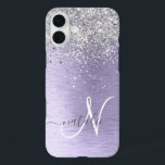 Paars geborsteld metaal Silver Glitter Monogram Na iPhone 16 Plus Hoesje<br><div class="desc">Pas dit trendy ontwerp van de telefoonbehuizing eenvoudig aan met  zilveren mousserende glitter op een paarse geborstelde metalen achtergrond.</div>