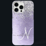 Paars geborsteld metaal Silver Glitter Monogram Na iPhone 16 Pro Max Hoesje<br><div class="desc">Pas dit trendy ontwerp van de telefoonbehuizing eenvoudig aan met  zilveren mousserende glitter op een paarse geborstelde metalen achtergrond.</div>