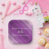 Paars gestreept 30th Wedding Jubileum Papieren Bordje (Feest)
