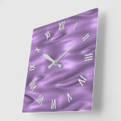 Paars gezicht met witte cijfers vierkante klok (Hoek)