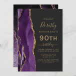 Paars Gold Agate Dark 90th Birthday Party Kaart<br><div class="desc">De linkerrand van deze elegante,  moderne verjaardagsfeestelijke uitnodiging is voorzien van een paarse waterverf-agatgrens die is getrimd met gouden faux glitter. De aanpasbare tekst combineert goudkleurige handschrift-,  copperplate- en cursieve lettertypen op een zwarte leisteenachtergrond. De achterzijde is voorzien van een passend paars en goudvormig ontwerp.</div>