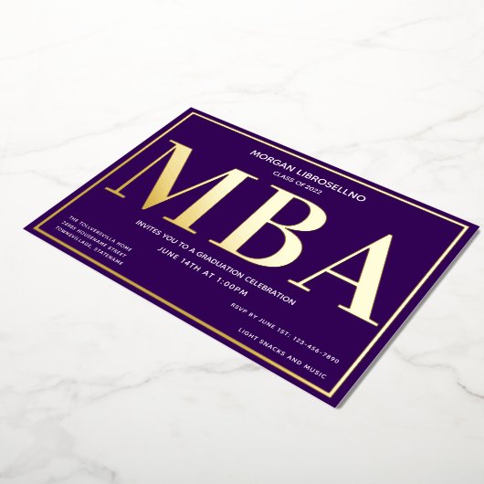 Paars Gold MBA Afstuderen Folie Uitnodiging (Gedraaid)