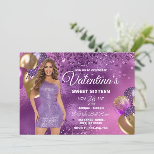 Paars & Gold Sweet 16 Girl Birthday Uitnodiging (Staand voorkant)