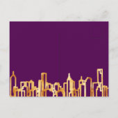 Paars goudfeest skyline-uitnodiging briefkaart (Achterkant)
