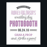 Paars grijs aangepast trouwfoto booth bord poster<br><div class="desc">8 x 10" formaat aangepast trouwfoto booth bord posterafdruk kan worden gepersonaliseerd met bruid en bruidegom namen en trouwdatum tekst.  Bord leest "Welkom bij bruid en bruidegom's trouwdag fotobooth,  trouwdatum (xx.xx.xx),  Pak een prop en neem een pose!".  Paarse,  houtskoolgrijze en witte kleuren.</div>