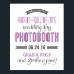 Paars grijs aangepast trouwfoto booth bord poster<br><div class="desc">8 x 10" formaat aangepast trouwfoto booth bord posterafdruk kan worden gepersonaliseerd met bruid en bruidegom namen en trouwdatum tekst.  Bord leest "Welkom bij bruid en bruidegom's trouwdag fotobooth,  trouwdatum (xx.xx.xx),  pak een prop en neem een pose!".  Paarse,  antracietgrijze en witte kleuren.</div>