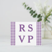 Paars Houndstooth Wedding RSVP Briefkaart (Staand voorkant)