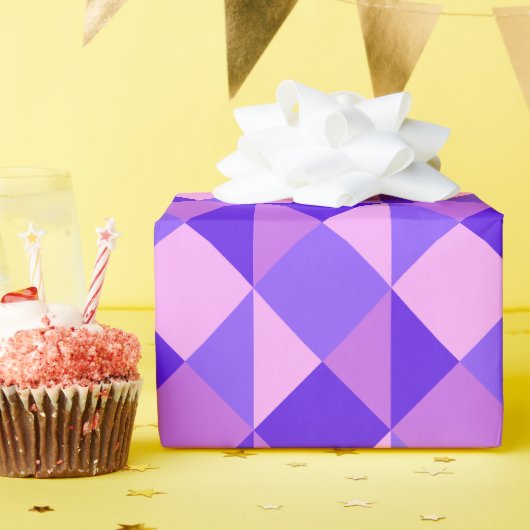 Paars kantelpatroon cadeaupapier (Verjaardagsfeest)