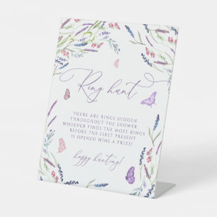 Paars Lavender Ring Hunt Vrijgezellenfeest Game Reclamebord Met Voetstuk