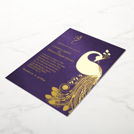 Paars met Gold Peacock en Ganesha Wedding Folie Uitnodiging (Gedraaid)