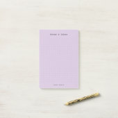 Paars minimalistisch gepersonaliseerd retro esthet post-it® notes (Op bureau)