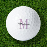 Paars monogram Initiaal en naam op maat Golfballen<br><div class="desc">Verhoog uw golfspel met onze aangepaste golfballen, gepersonaliseerd met een eenvoudig klassiek monogram-initiaal en een overlay met een scriptnaam. Kies uit een brede selectie kleuren om een tijdloos ontwerp te creëer dat echt uniek is. Deze golfballen zijn een perfect cadeau voor elke gelegenheid, of het nu Kerstmis, Vaderdag of Moederdag...</div>