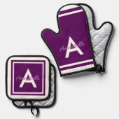 Paars monogram op persoonlijke titel ovenwant & pannenlap set (Voorkant / Achterkant)