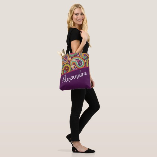Paars Paisley Pattern, gepersonaliseerd Tote Bag (Op model)