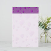 Paars patroon van liefdesharten. briefpapier (Staand voorkant)