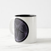 Paars Pentagram Tweekleurige Koffiemok (Voorkant links)