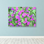 Paars Petunias Canvas Afdruk (Insitu (Houten vloer))