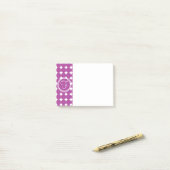 Paars Polka Dot Monogram Post-it® Notes (Op bureau)