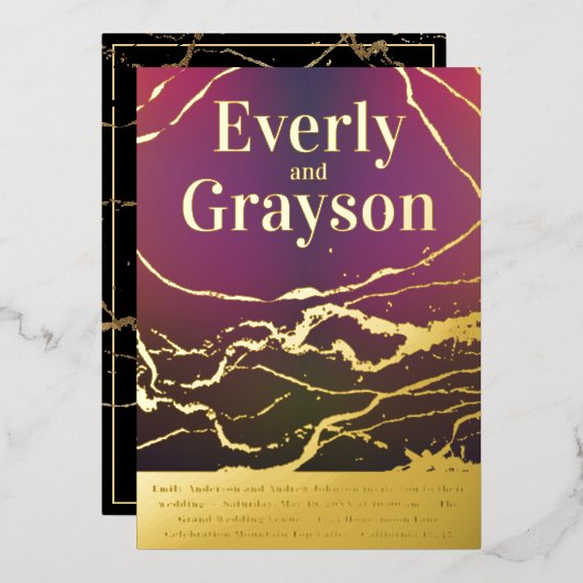 Paars rood marmer adering goud trouwring folie uitnodiging (Voorkant / Achterkant)