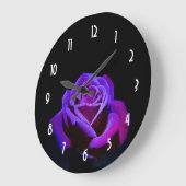 Paars Roos met waterdruppels op zwarte achtergrond Grote Klok (Hoek)